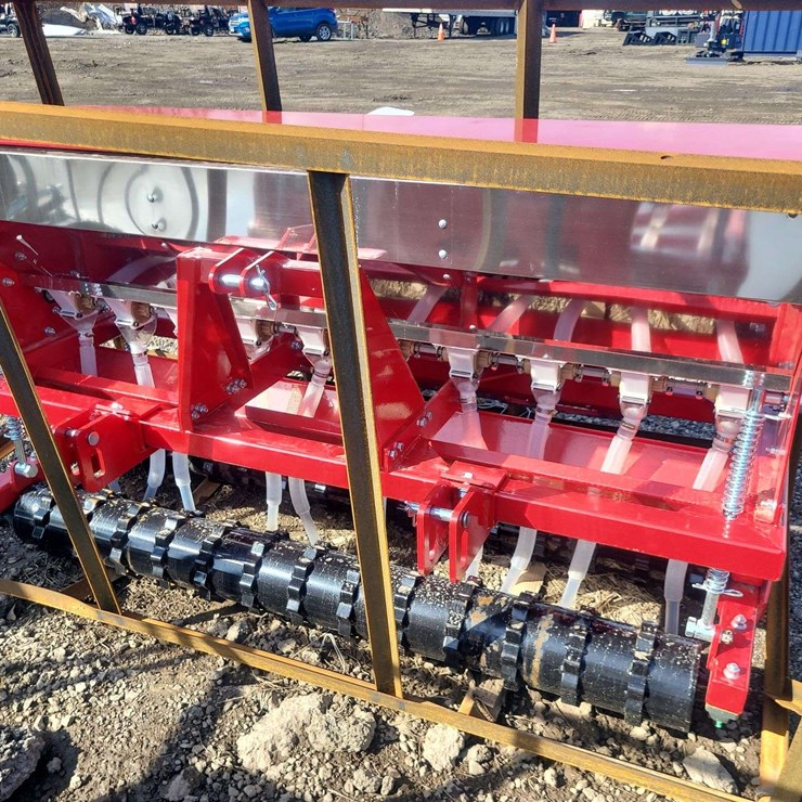 (1) AGT No Till Seed Drill Type: STSD10