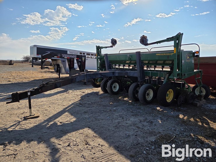 john-deere-1530-image-1