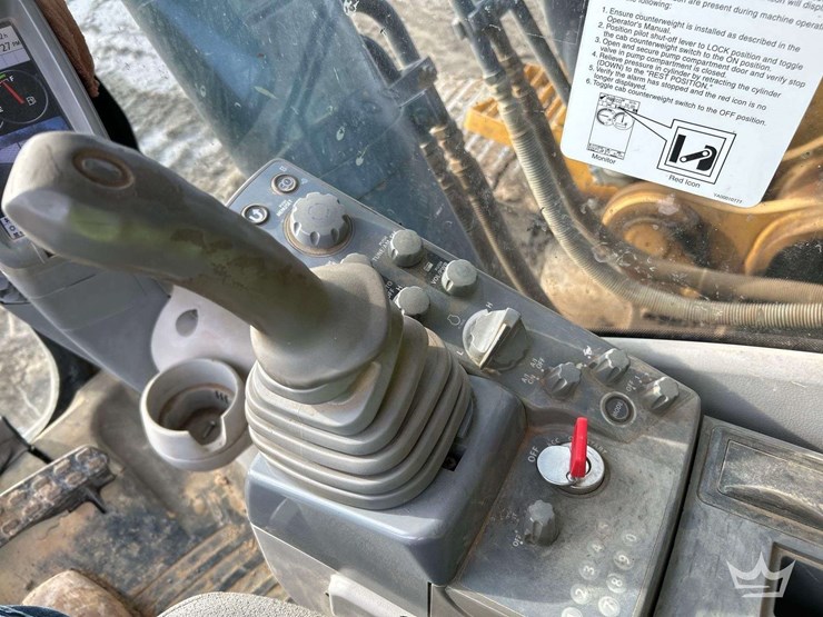 2016-john-deere-470g-hydraulic-excavator-image-18