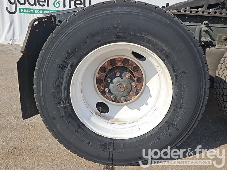 2017-international-8600-image-11