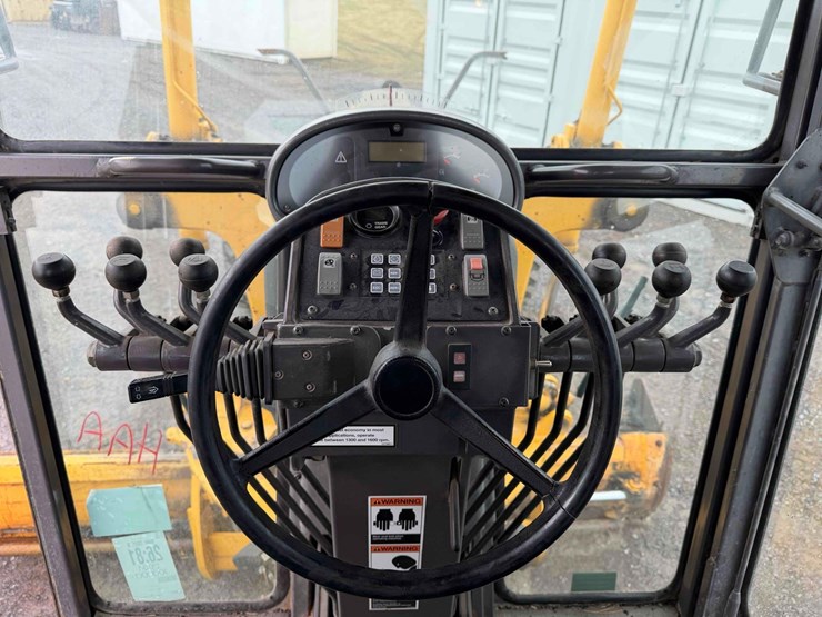 2005-volvo-g710b-image-39