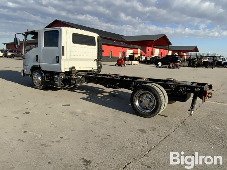 2015-isuzu-nqr-image-7