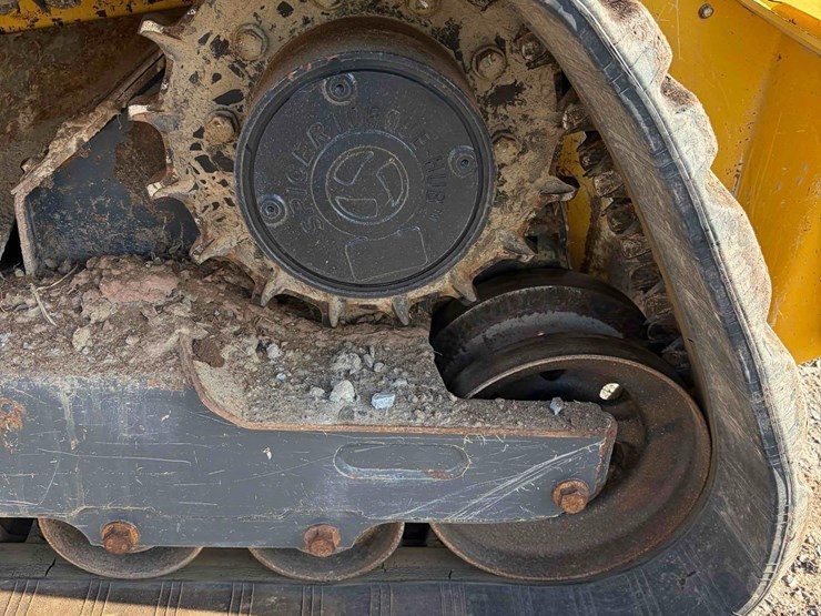 2022-deere-333g-image-9