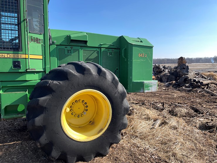 2005-deere-643j-image-6