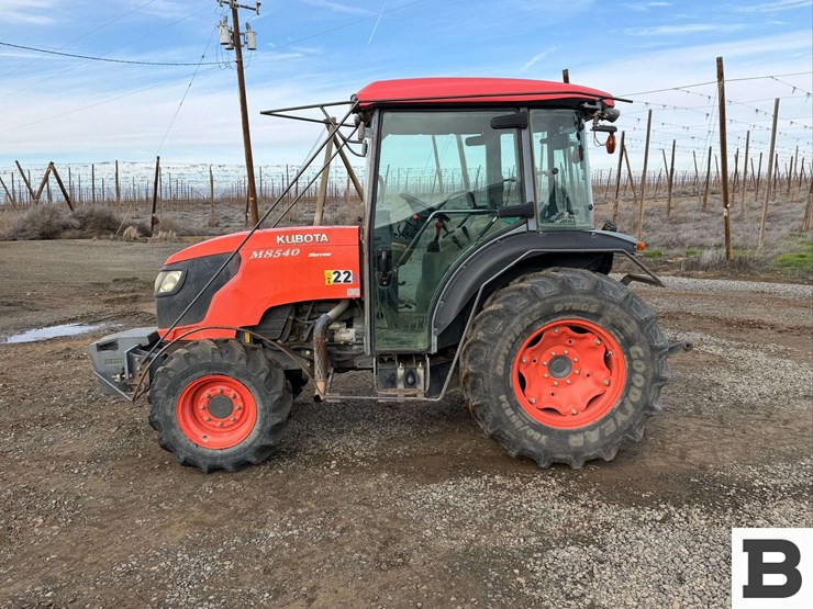 2014-kubota-m8540hd-image-3