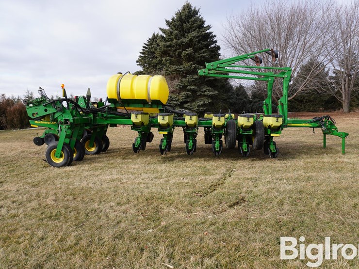 2005-john-deere-1770-image-4