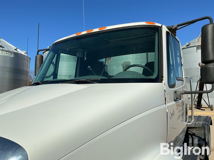 2006-international-8600-image-10