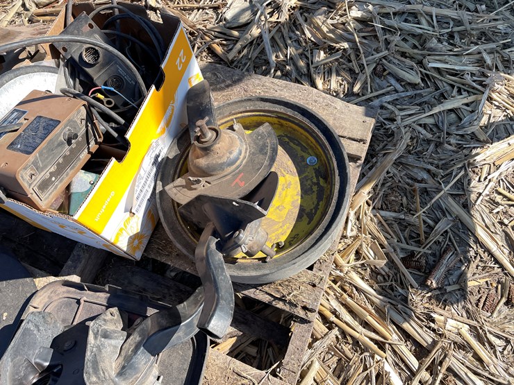 john-deere-7000-image-47