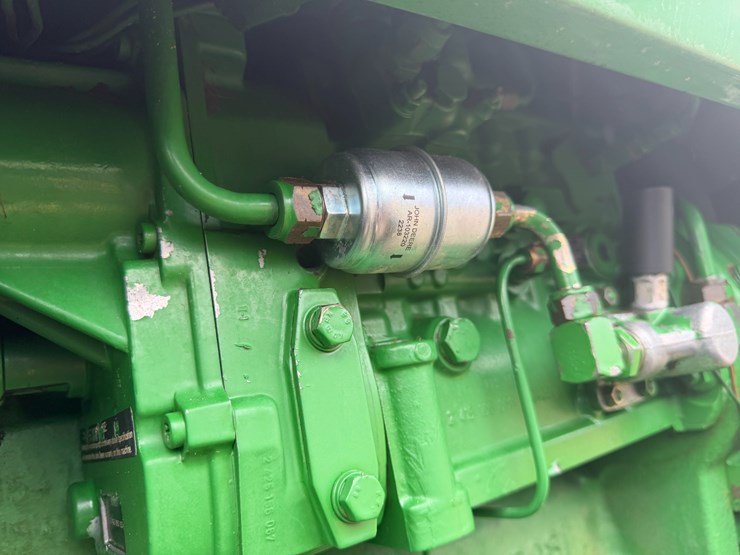 2001-john-deere-8310-image-44