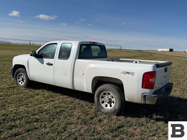 2012-chevrolet-silverado-1500-image-2