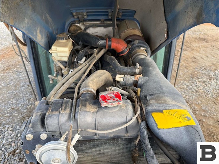 2007-new-holland-tn85fa-image-23