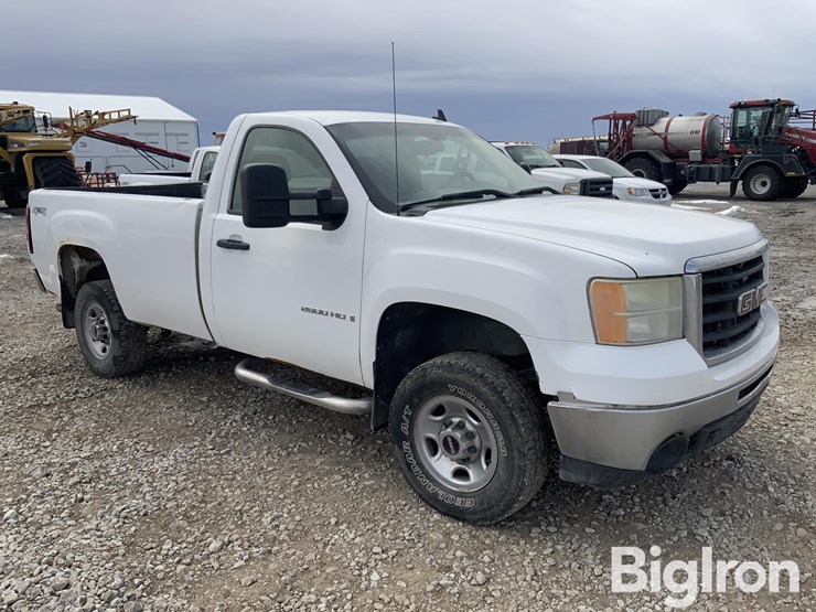 2009-gmc-sierra-2500-image-3
