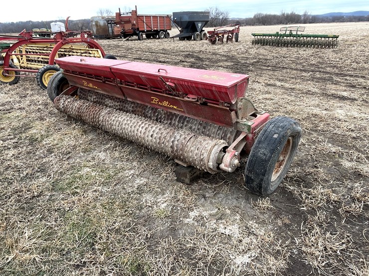 #3438-•-brillion-sure-stand-seeder-image-5