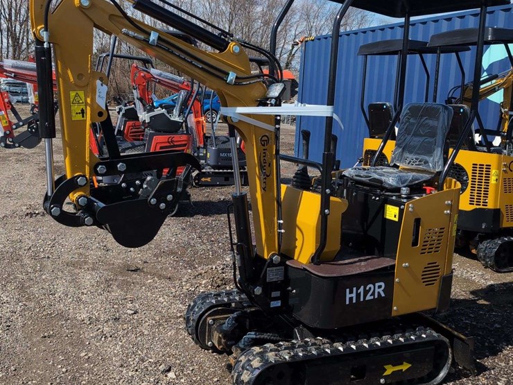 cfg-industrial-mini-excavator---h12r-image-1