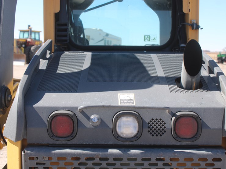 2011-deere-326d-image-14