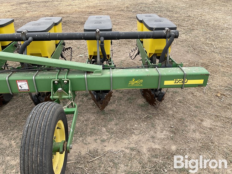 john-deere-1720-image-16