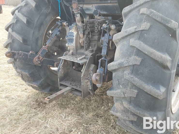 1990-case-ih-5140-image-14