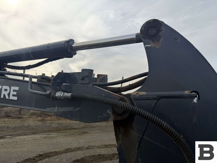 2012-deere-35d-image-52