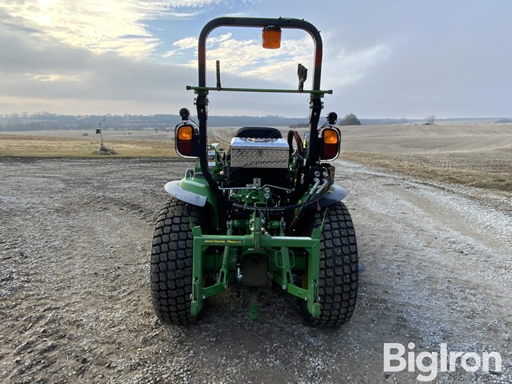 2015-john-deere-3046r-image-6