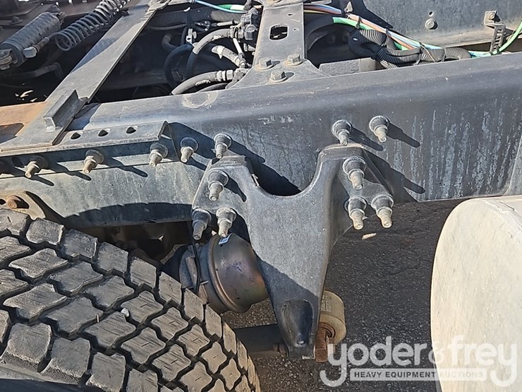 2017-international-8600-image-31