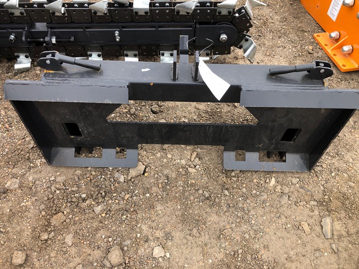 #91-•-skid-steer---3-pt-quick-hitch-adaptor-image-2