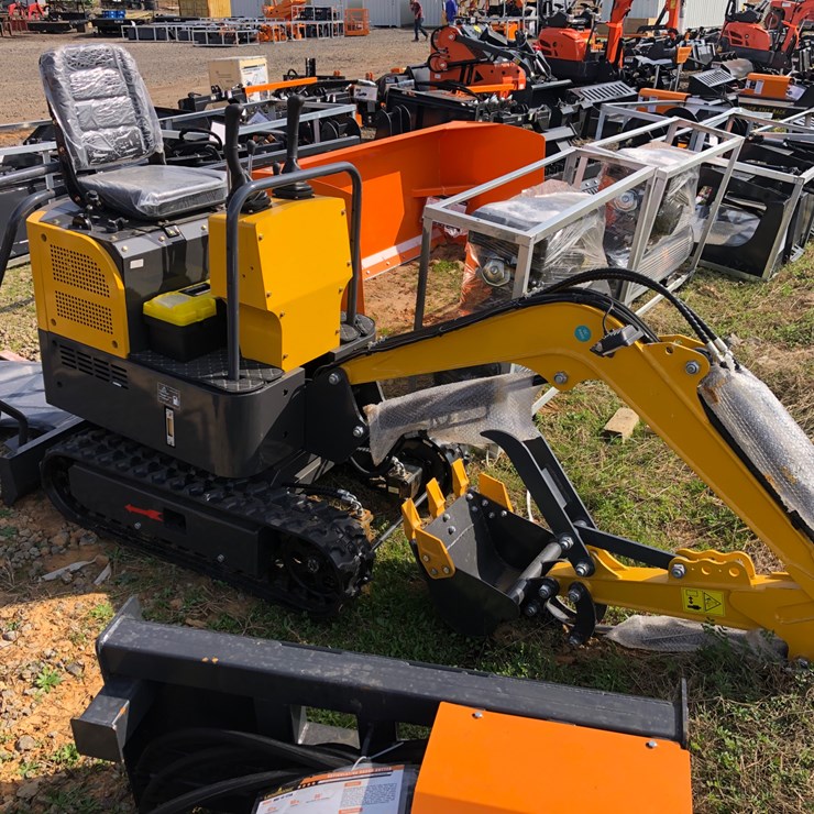 #71 • LANDHONOR MINI EXCAVATOR