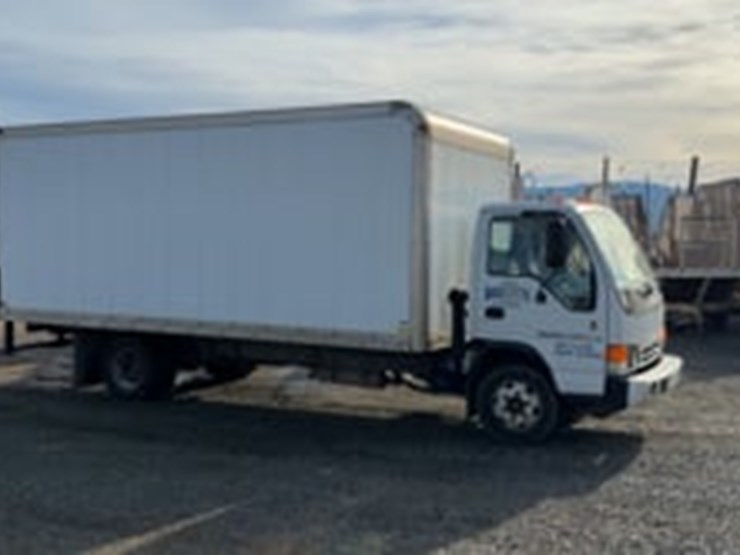 2005-isuzu-npr-image-44