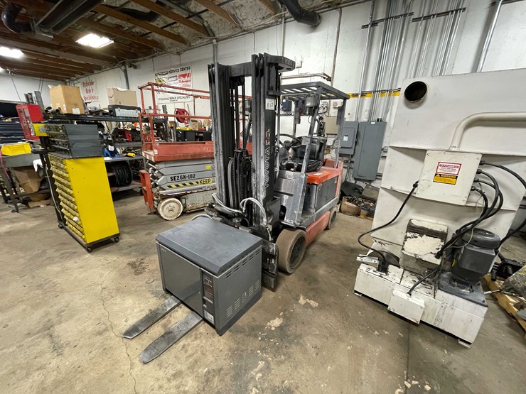 #1230-•-toyota-electric-forklift-(shawano,-wi)-image-1