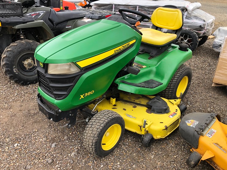 john-deere-x380-image-2