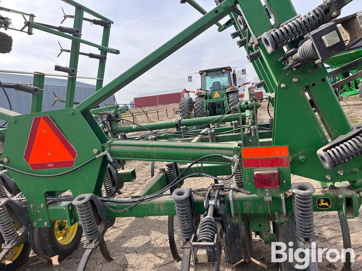 john-deere-2210-image-20