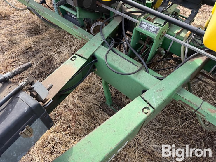 john-deere-7200-image-16