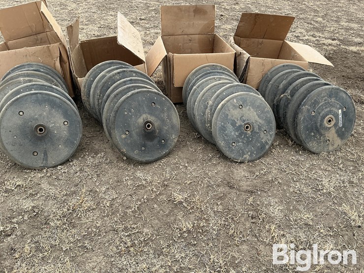 john-deere-oem-rubber-closing-wheels-image-2
