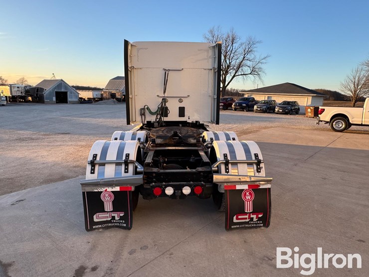 2021-kenworth-t680-image-6