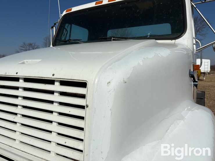 1992-international-7100-image-12