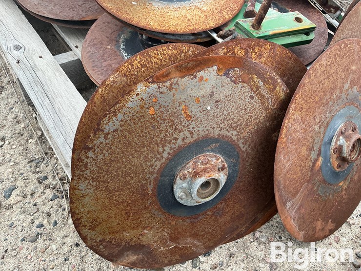 john-deere-12-image-13