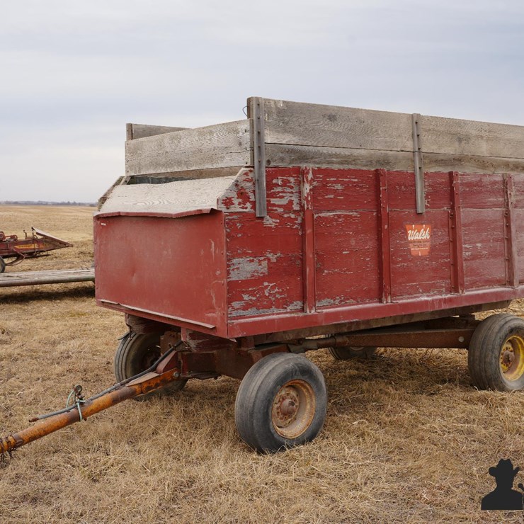 Walsh MFG Barge Box W/Hoist
