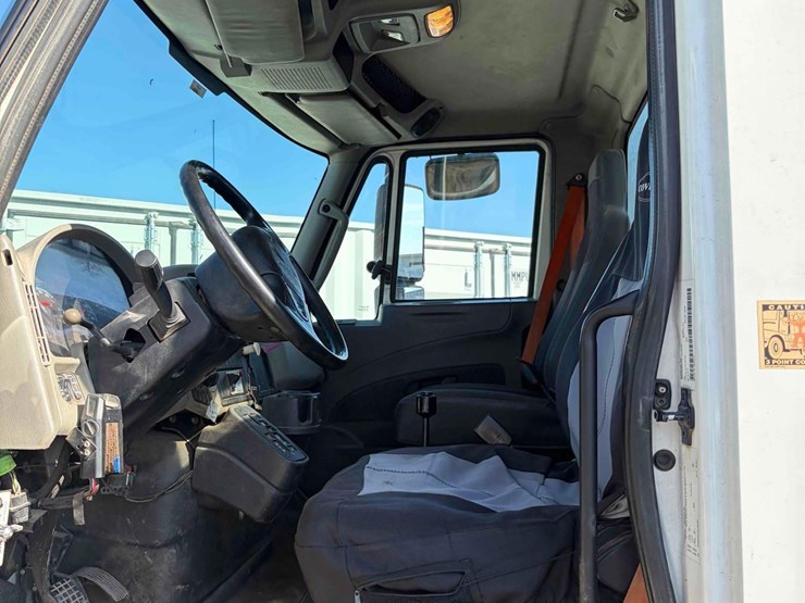 2012-international-durastar-single-axle-contractors-dump-image-11