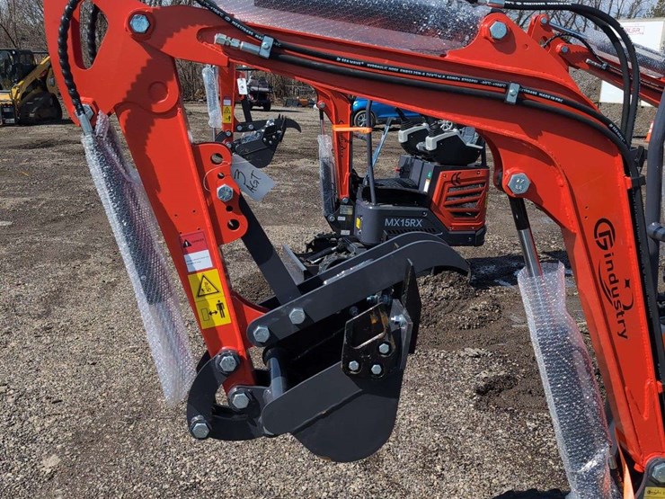 cfg-industrial-mini-excavator---mx15rx-image-3