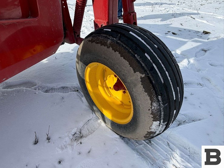 2013-new-holland-h7230-image-22