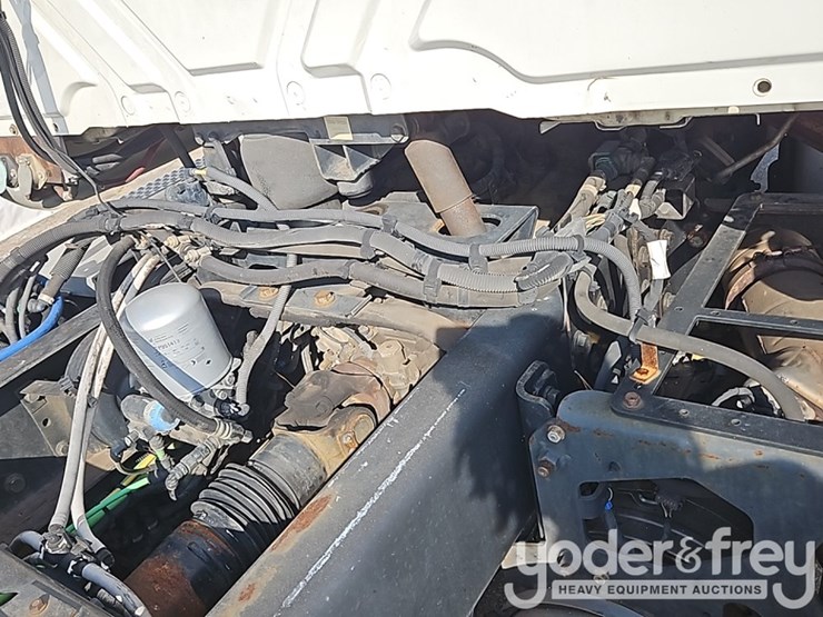 2017-international-8600-image-34