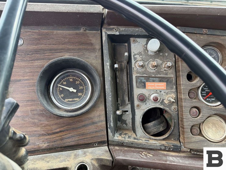 1980-ford-9000-image-43