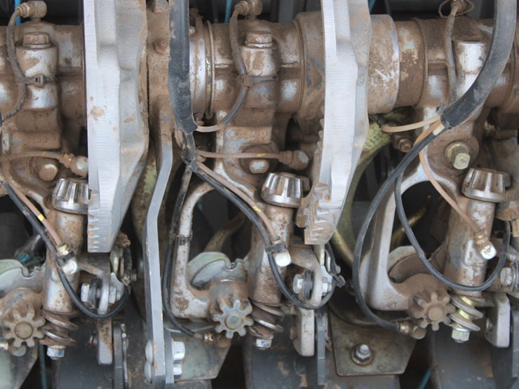 massey-ferguson-2270xd-image-28