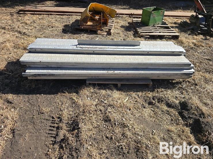 wilson-livestock-trailer-image-4