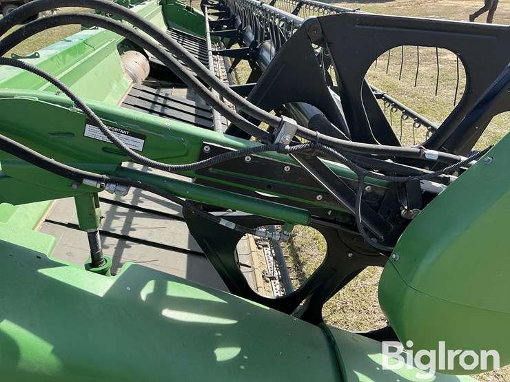 2013-john-deere-630d-image-11