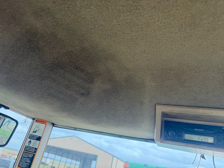 2001-john-deere-8310-image-56