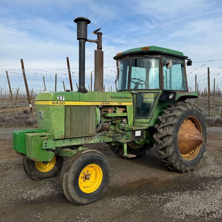 1976 JOHN DEERE 4430