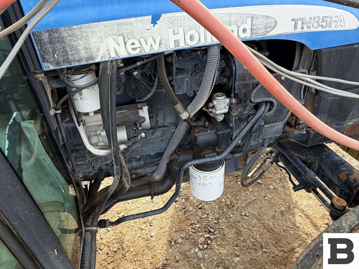 2008-new-holland-tn85fa-image-26