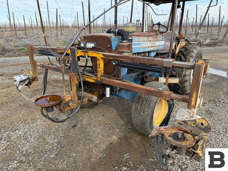 1977-ford-5600-image-10