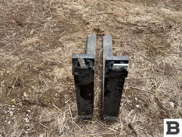 42"-pallet-forks-image-3