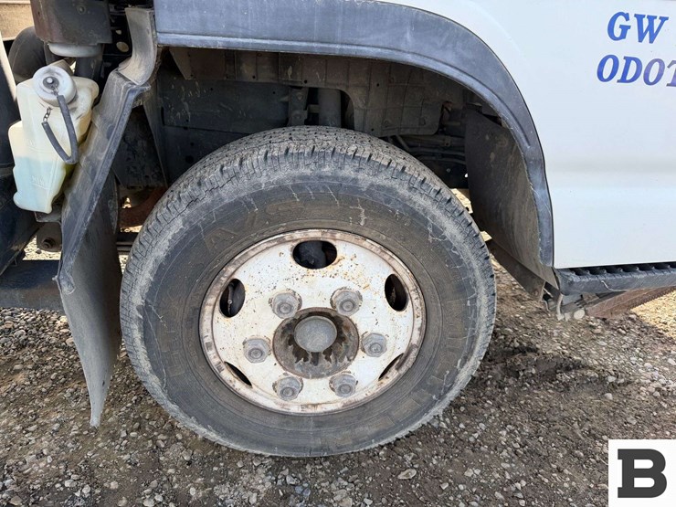 2005-isuzu-npr-image-26